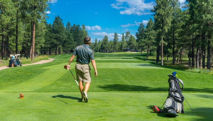 Cách tránh chấn thương khi chơi golf